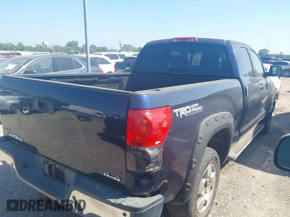 2008 Toyota Tundra z VIN 5TBBV54108S491746, wystawiony jako IAAI lot #42225719 z przebiegiem 142 589 mil mil oraz . Historia ofert i sprzedaży dostępna na DreamBid. Obrazek 4.