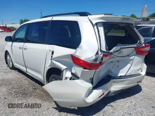 2015 Toyota Sienna XLE с VIN 5TDYK3DC6FS652923, выставлен на аукционе IAAI как лот 42309984 с пробегом 111 737 миль миль и . История ставок и продаж доступна на DreamBid. Изображение 3.