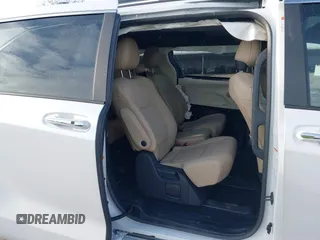 2024 Toyota Sienna XLE with VIN 5TDYRKEC7RS222844, listed as a IAAI auction lot 41424230 with 2,456 mi miles. Bid and sale history available at carsss.com. Image 8.