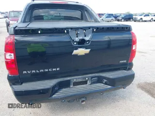 2011 Chevrolet Avalanche LS with VIN 3GNMCEE06BG288756, listed as a IAAI auction lot 42094856 with 229,826 mi miles and . Bid and sale history available at DreamBid. Image 6.