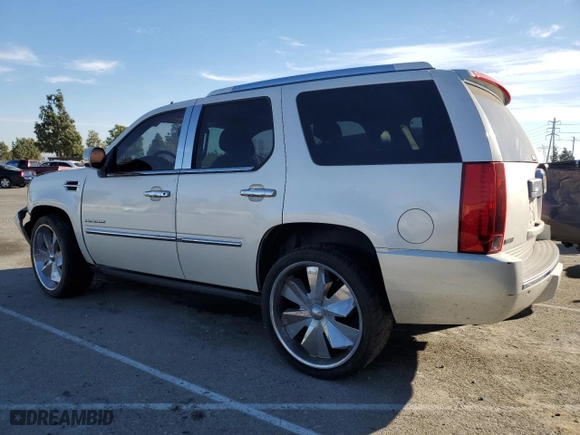 2010 Cadillac Escalade Premium with VIN 1GYUKCEF8AR163982, listed as a Copart auction lot 74268404 with 199,473 mi miles and Salvage Title. Bid and sale history available at carsss.com. Image 2.