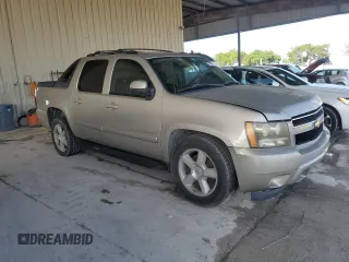 2007 Chevrolet Avalanche LT w/2LT with VIN 3GNEC12J97G224793, listed as a Copart auction lot 70092464 with 147,643 mi miles and Clean Title. Bid and sale history available at carsss.com. Image 4.