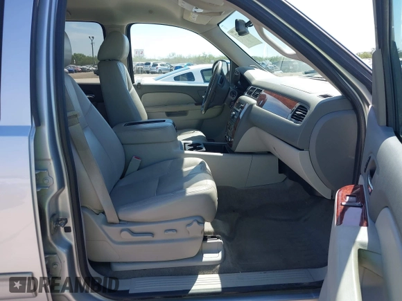 2013 Chevrolet Tahoe LT with VIN 1GNSCBE07DR164486, listed as a IAAI auction lot 42216421 with 220,395 mi miles and . Bid and sale history available at DreamBid. Image 5.