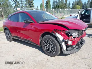 2024 Ford Mustang Mach-E Premium z VIN 3FMTK3SU6RMA51758, wystawiony jako IAAI lot #42095973 z przebiegiem 2 909 mil mil oraz . Historia ofert i sprzedaży dostępna na DreamBid. Obrazek 1.
