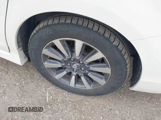 2018 Toyota Sienna XLE with VIN 5TDDZ3DC3JS197113, listed as a IAAI auction lot 41622680 with 70,308 mi miles. Bid and sale history available at carsss.com. Image 12.