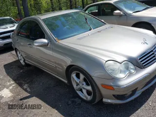 2006 Mercedes-Benz C Sport with VIN WDBRF52H06E021589, listed as a IAAI auction lot 41994112 with 168,929 mi miles. Bid and sale history available at carsss.com. Image 1.