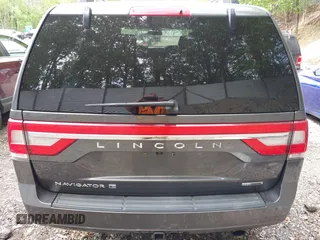 2015 Lincoln Navigator z VIN 5LMJJ3JT3FEJ07172, wystawiony jako IAAI lot #42313343 z przebiegiem 189 807 mil mil oraz . Historia ofert i sprzedaży dostępna na DreamBid. Obrazek 16.