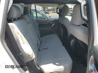2023 Lexus GX 460 z VIN JTJSM7BX6P5342949, wystawiony jako Copart lot #55026575 z przebiegiem 25 959 mil mil oraz Tytuł czysty. Historia ofert i sprzedaży dostępna na DreamBid. Obrazek 11.