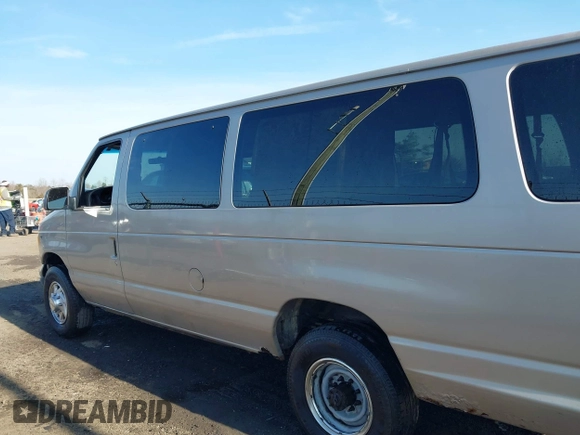 2001 Ford Econoline Passenger XL with VIN 1FBSS31LX1HA40140, listed as a IAAI auction lot 41757059 with 406,140 mi miles and . Bid and sale history available at DreamBid. Image 14.