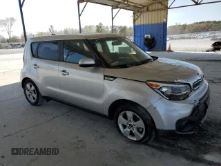 2019 Kia Soul z VIN KNDJN2A28K7002798, wystawiony jako Copart lot #49731045 z przebiegiem 71 223 mil mil oraz Szkoda całkowita • Salvage title. Historia ofert i sprzedaży dostępna na DreamBid. Obrazek 4.