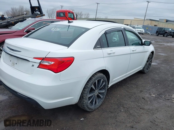2012 Chrysler 200 S with VIN 1C3CCBHG3CN123224, listed as a IAAI auction lot 41915557 with 138,229 mi miles. Bid and sale history available at carsss.com. Image 4.