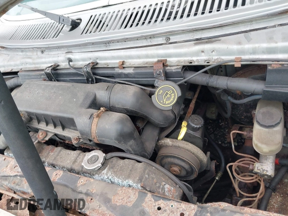 1990 Ford Econoline Cargo z VIN 1FTDE14Y4LHA18080, wystawiony jako IAAI lot #42324693 z przebiegiem Nie podano mil oraz . Historia ofert i sprzedaży dostępna na DreamBid. Obrazek 10.