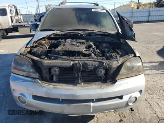 2005 Kia Sorento LX with VIN KNDJD733055363741, listed as a Copart auction lot 88302565 with 0 mi miles and Salvage Title. Bid and sale history available at carsss.com. Image 5.