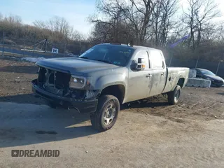 2008 GMC Sierra 3500HD SRW SLT z VIN 1GTHK33698F206358, wystawiony jako IAAI lot #41395304 z przebiegiem 280 645 mil mil oraz . Historia ofert i sprzedaży dostępna na DreamBid. Obrazek 2.