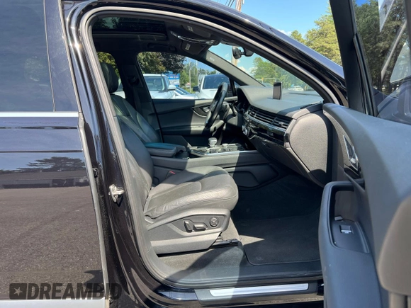 2017 Audi Q7 Premium Plus with VIN WA1LAAF74HD011084, listed as a Copart auction lot 62784675 with 167,905 mi miles and Clean title. Bid and sale history available at DreamBid. Image 5.
