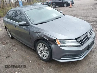2015 Volkswagen Jetta SE z VIN 3VWD17AJ1FM226758, wystawiony jako IAAI lot #40863113 z przebiegiem 130 352 mil mil oraz . Historia ofert i sprzedaży dostępna na DreamBid. Obrazek 1.