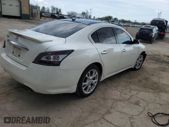 2014 Nissan Maxima SV z VIN 1N4AA5AP0EC439334, wystawiony jako Copart lot #54109875 z przebiegiem 131 592 mil mil oraz Szkoda całkowita • Salvage title. Historia ofert i sprzedaży dostępna na DreamBid. Obrazek 3.