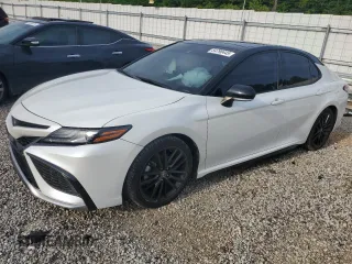 2021 Toyota Camry XSE z VIN 4T1K61AK0MU484999, wystawiony jako Copart lot #54790445 z przebiegiem 51 352 mil mil oraz Szkoda całkowita • Salvage title. Historia ofert i sprzedaży dostępna na DreamBid. Obrazek 1.