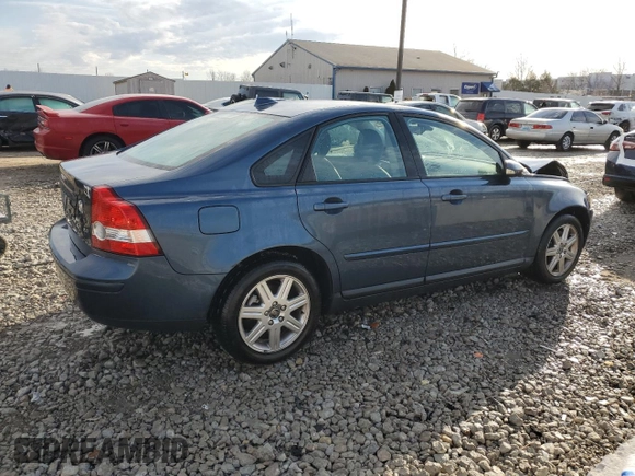 2006 Volvo S40 2.4L with VIN YV1MS382262216488, listed as a Copart auction lot 46152705 with 136,264 mi miles and Non Repairable. Bid and sale history available at carsss.com. Image 3.