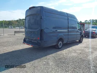 2019 Ford Transit z VIN 1FTYR3XM6KKB28883, wystawiony jako IAAI lot #42578545 z przebiegiem 107 204 mil mil oraz . Historia ofert i sprzedaży dostępna na DreamBid. Obrazek 4.
