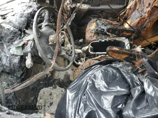 2002 GMC Yukon XL SLT with VIN 1GKEC16Z72J191913, listed as a Copart auction lot 75289984 with 0 mi miles and Salvage Title. Bid and sale history available at carsss.com. Image 7.