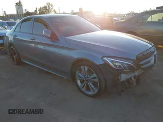 2015 Mercedes-Benz C-Class C 400 with VIN 55SWF6GB9FU012496, listed as a IAAI auction lot 40919086 with 77,330 mi miles. Bid and sale history available at carsss.com. Image 1.