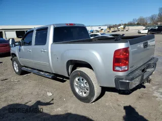 2011 GMC Sierra 2500HD SLT z VIN 1GT121E89BF191758, wystawiony jako Copart lot #87836355 z przebiegiem 128 153 mil mil oraz Szkoda całkowita • Salvage title. Historia ofert i sprzedaży dostępna na DreamBid. Obrazek 2.