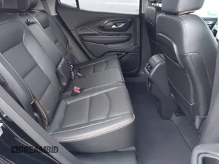 2024 GMC Terrain AT4 z VIN 3GKALYEG9RL140195, wystawiony jako IAAI lot #40476349 z przebiegiem Nie podano mil oraz . Historia ofert i sprzedaży dostępna na DreamBid. Obrazek 8.