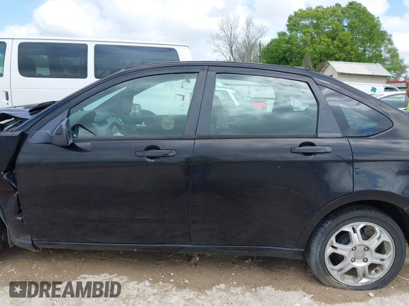 2008 Ford Focus SE with VIN 1FAHP35N18W227328, listed as a IAAI auction lot 41964750 with 196,196 mi miles. Bid and sale history available at carsss.com. Image 14.