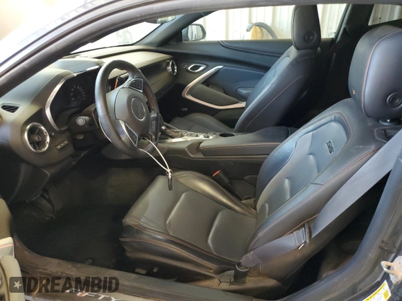 2017 Chevrolet Camaro 2SS z VIN 1G1FH1R70H0141082, wystawiony jako Copart lot #54060265 z przebiegiem 26 504 mil mil oraz Szkoda całkowita • Salvage title. Historia ofert i sprzedaży dostępna na DreamBid. Obrazek 7.