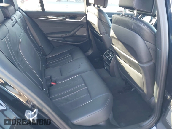 2020 BMW 5 Series 540i с VIN WBAJS1C01LCD20897, выставлен на аукционе IAAI как лот 41279762 с пробегом 62 886 миль миль и . История ставок и продаж доступна на DreamBid. Изображение 8.