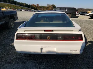 1988 Pontiac Firebird z VIN 1G2FW2183JL204840, wystawiony jako Copart lot #69142254 z przebiegiem 62 529 mil mil oraz Czysty tytuł • Clean title. Historia ofert i sprzedaży dostępna na DreamBid. Obrazek 6.