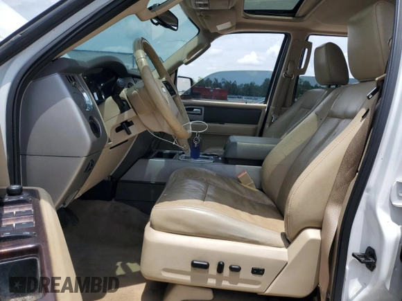 2011 Ford Expedition XLT z VIN 1FMJU1J56BEF56999, wystawiony jako Copart lot #60658085 z przebiegiem 174 613 mil mil oraz Czysty tytuł • Clean title. Historia ofert i sprzedaży dostępna na DreamBid. Obrazek 7.