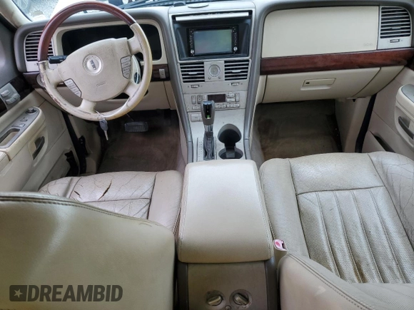 2004 Lincoln Aviator Luxury z VIN 5LMEU88H04ZJ07899, wystawiony jako Copart lot #55530445 z przebiegiem 180 527 mil mil oraz Szkoda całkowita • Salvage title. Historia ofert i sprzedaży dostępna na DreamBid. Obrazek 8.