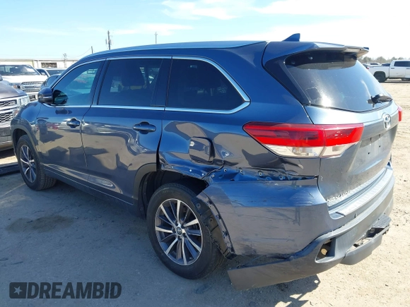 2017 Toyota Highlander XLE with VIN 5TDKZRFH2HS526283, listed as a IAAI auction lot 41669159 with 122,112 mi miles and . Bid and sale history available at DreamBid. Image 3.