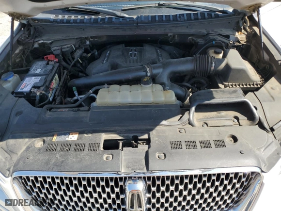 2019 Lincoln Navigator L Reserve with VIN 5LMJJ3LT2KEL04471, listed as a Copart auction lot 69674044 with 55,271 mi miles and Salvage Title. Bid and sale history available at carsss.com. Image 12.