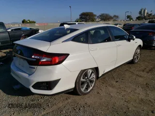 2021 Honda Clarity with VIN JHMZC5F1XMC001719, listed as a Copart auction lot 45102063 with 19,414 mi miles. Bid and sale history available at carsss.com. Image 3.