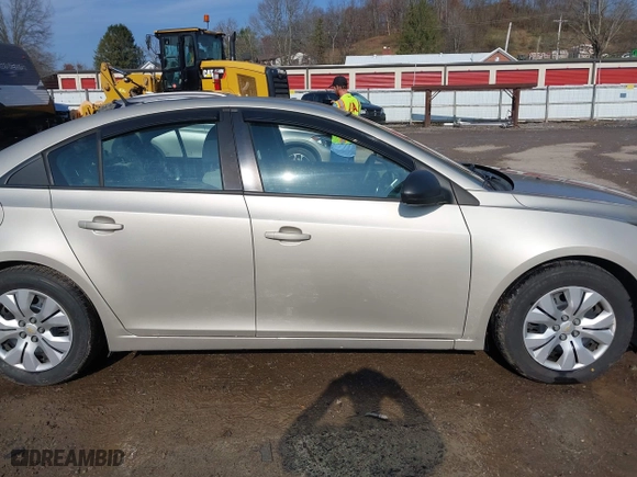 2014 Chevrolet Cruze LS with VIN 1G1PB5SG1E7343312, listed as a IAAI auction lot 40888980 with 80,251 mi miles. Bid and sale history available at carsss.com. Image 13.