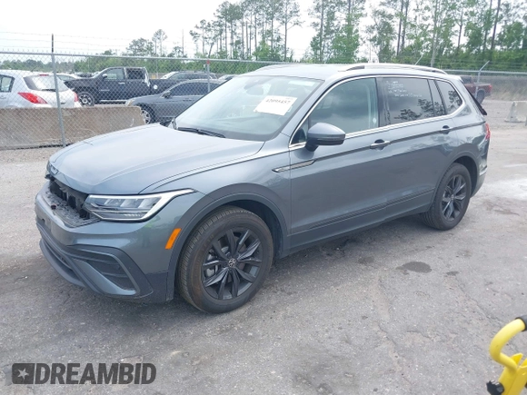 2024 Volkswagen Tiguan SE with VIN 3VV3B7AX8RM134486, listed as a IAAI auction lot 42095457 with 21,295 mi miles and . Bid and sale history available at DreamBid. Image 17.
