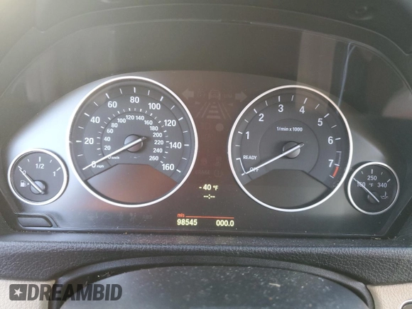2013 BMW 3 Series 328i xDrive with VIN WBA3B5C55DF592085, listed as a Copart auction lot 82397564 with 98,545 mi miles and Clean title. Bid and sale history available at DreamBid. Image 9.