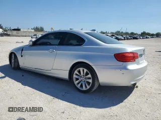 2011 BMW 3 Series 328i with VIN WBAKE3C55BE557220, listed as a Copart auction lot 49833305 with 33,881 mi miles and Salvage Title. Bid and sale history available at carsss.com. Image 2.