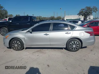 2015 Nissan Altima S with VIN 1N4AL3AP4FN304233, listed as a IAAI auction lot 41463418 with 233,084 mi miles and . Bid and sale history available at carsss.com. Image 15.
