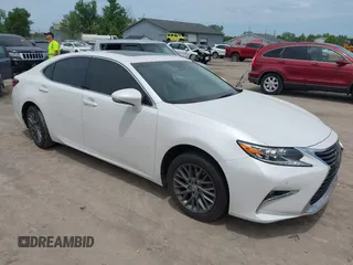 2018 Lexus ES 350 z VIN 58ABK1GG9JU095152, wystawiony jako IAAI lot #42505533 z przebiegiem 70 555 mil mil oraz . Historia ofert i sprzedaży dostępna na DreamBid. Obrazek 1.