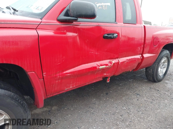 2005 Dodge Dakota SLT with VIN 1D7HW42N25S305244, listed as a IAAI auction lot 42517281 with 155,487 mi miles and . Bid and sale history available at DreamBid. Image 6.