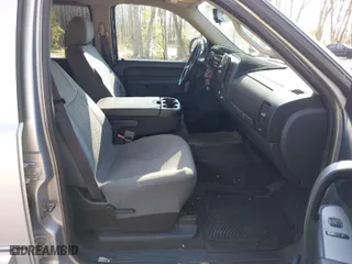2011 GMC Sierra 1500 SLE with VIN 3GTP1VE08BG303883, listed as a IAAI auction lot 41448142 with 224,788 mi miles. Bid and sale history available at carsss.com. Image 5.