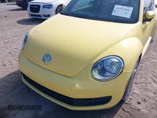 2012 Volkswagen Beetle 2.5L with VIN 3VWJX7AT9CM651806, listed as a IAAI auction lot 41912080 with 143,195 mi miles. Bid and sale history available at carsss.com. Image 14.