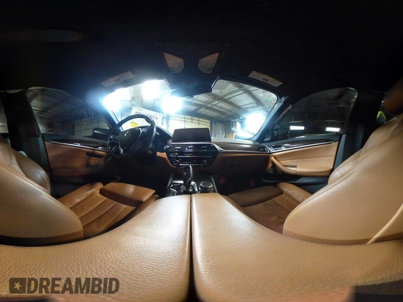 2019 BMW 5 Series 540i xDrive z VIN WBAJE7C53KWW29884, wystawiony jako IAAI lot #42020658 z przebiegiem 68 389 mil mil oraz . Historia ofert i sprzedaży dostępna na DreamBid. Obrazek 18.