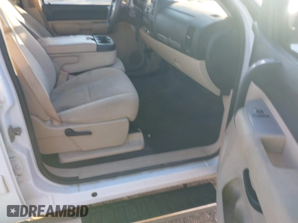 2008 Chevrolet Silverado 1500 1LT with VIN 3GCEC13J28G170004, listed as a IAAI auction lot 41690352 with 238,573 mi miles and . Bid and sale history available at DreamBid. Image 5.