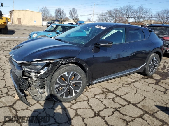 2022 Kia EV6 Light with VIN KNDC34LB5N5044837, listed as a Copart auction lot 45802735 with 48,681 mi miles and Salvage Title. Bid and sale history available at carsss.com. Image 1.