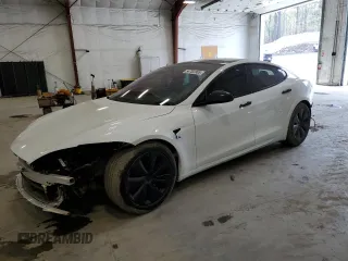 2024 Tesla Model S with VIN 5YJSA1E56RF538488, listed as a Copart auction lot 54702885 with 9,470 mi miles and Salvage title. Bid and sale history available at DreamBid. Image 1.